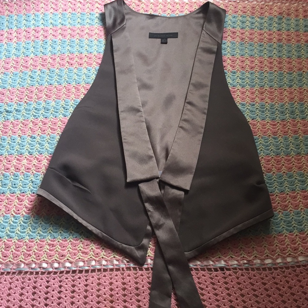 Plastic Island women Vest